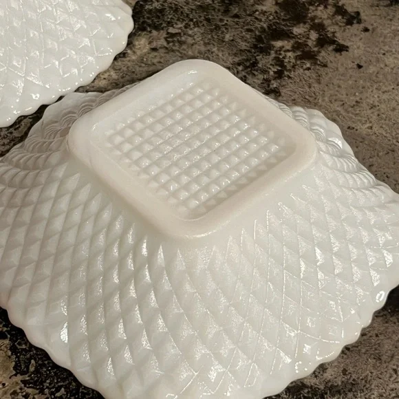 Vintage 1950s Fenton Diamond Cut Scalloped 6” White Milk Glass Candy Nut Dish’s - Picture 11 of 13